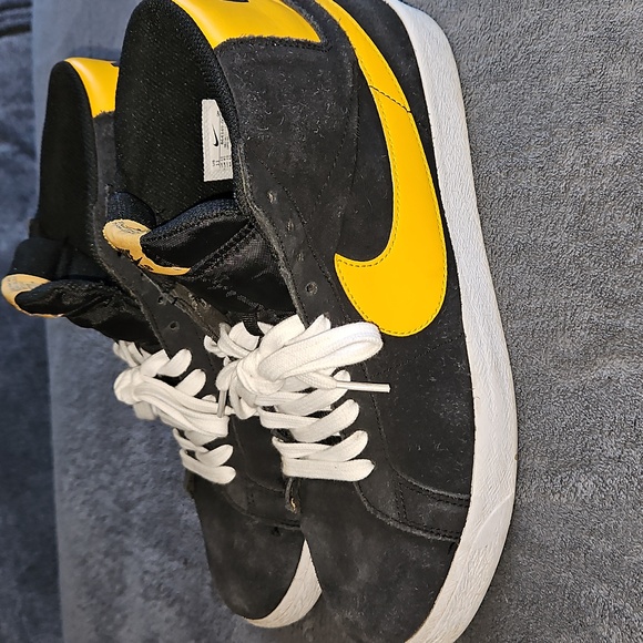 Nike SB Zoom Blazer Mid Gold/Black - Picture 4 of 5